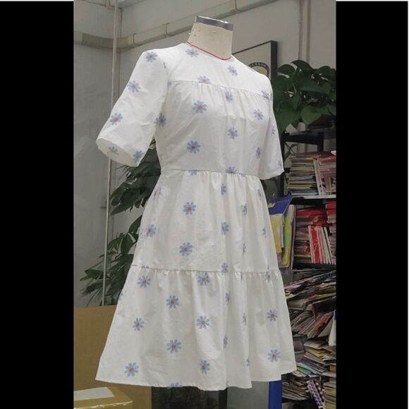 White & Blue Daisy Embroidered Poplin babydoll Mini Dress size S summer dress - Picture 2 of 5